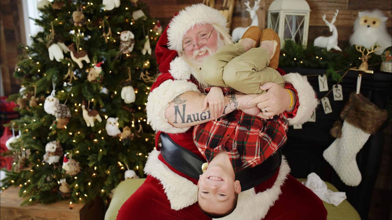 tattooed mall santa told to act like normal jolly elf fans say no tattooed mall santa told to act like normal jolly elf fans say no