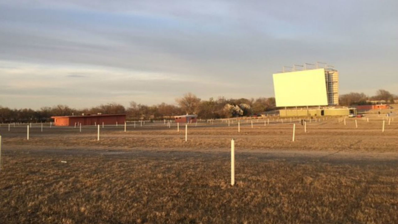 Tulsa S Drive In Theater Admiral Twin Fox23