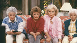 Sur la photo: Bea Arthur comme Dorothy Petrillo-Zbornak, la rue McClanahan comme Blanche Devereaux, Betty White comme Rose Nylund, Estelle Getty comme Sophia Petrillo.